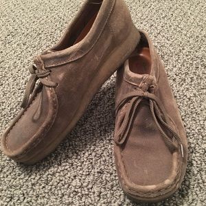 Tan clarks wallabee size 8.5